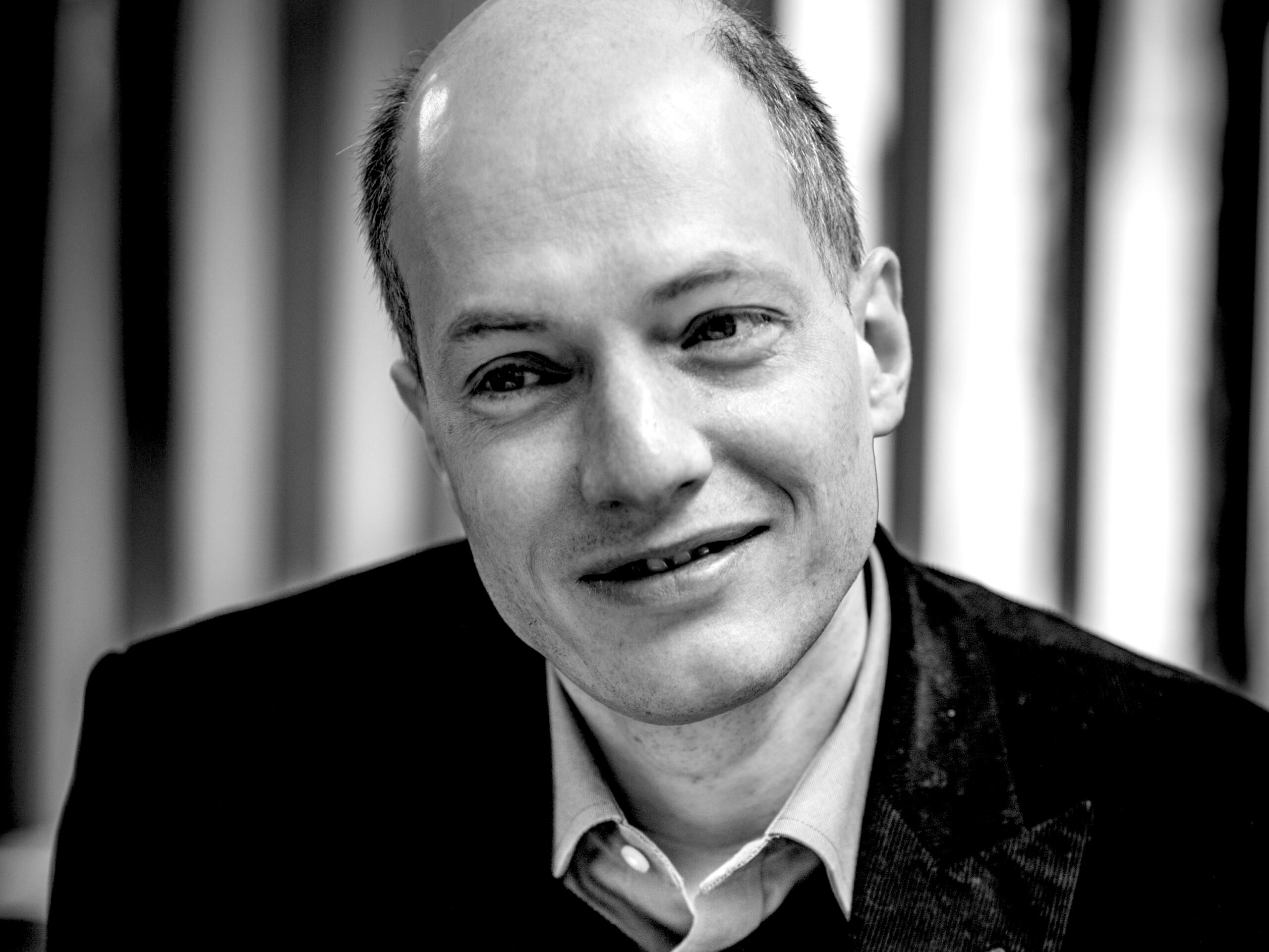 Alain de Botton's 5 Favorite Books on Love - Radical Reads